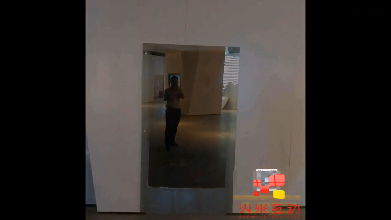 苏州规划馆镜面虚拟主持人迎宾
