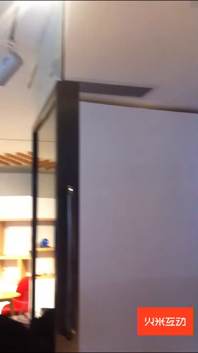 吉利车展互动滑轨屏
