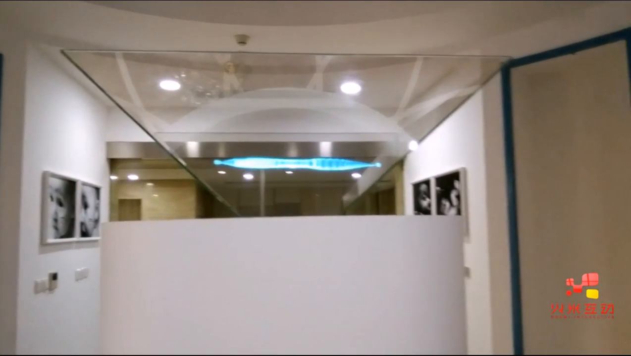 上海形状记忆合金材料企业展厅360度全息投影柜