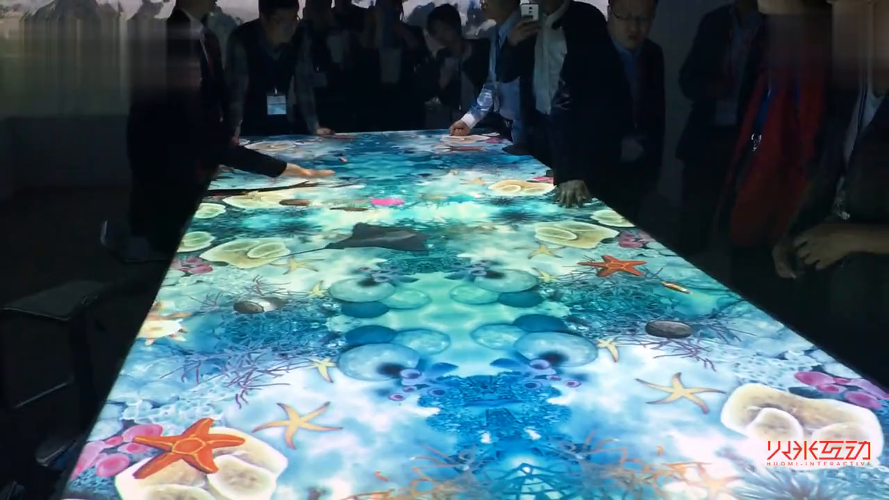 桌面互动海底世界