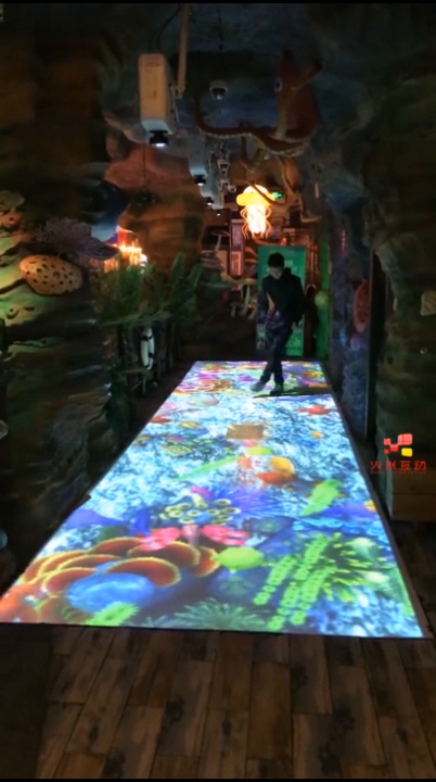 北京好伦哥餐厅海洋主题地面互动投影