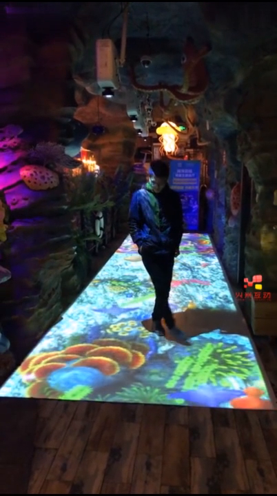北京好伦哥餐厅海洋主题地面互动投影