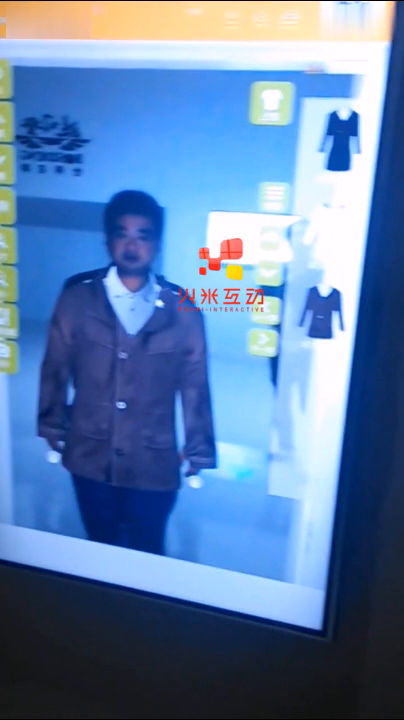 波司登展厅虚拟换衣